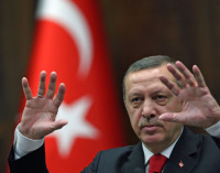 Erdogan ameaça retirar credencial de cônsul que apoiar jornalistas investigados