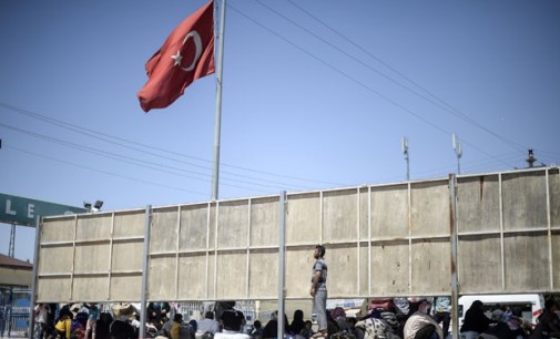 Sem dinheiro para chegar à Europa, refugiados ficam retidos na Turquia