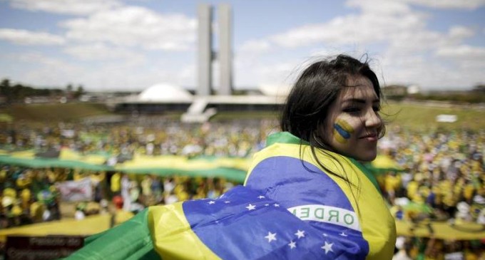 Protestos no Brasil e na Turquia comparados