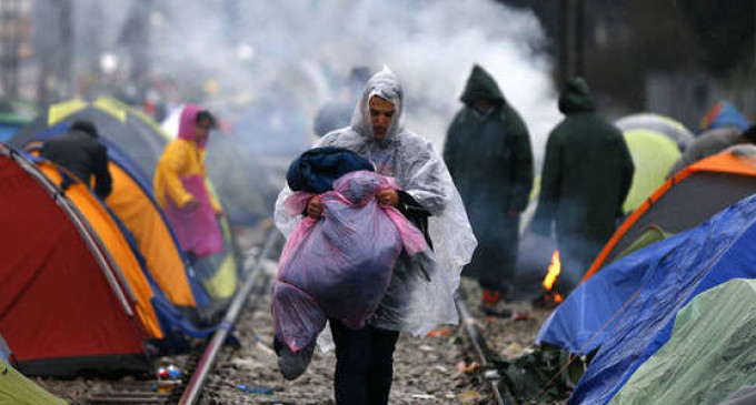 Refugiados ameaçam se matar se forem expulsos da Grécia para Turquia