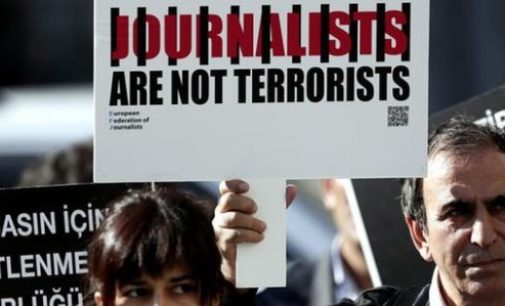 Erdogan quer incluir jornalistas em lei antiterrorismo