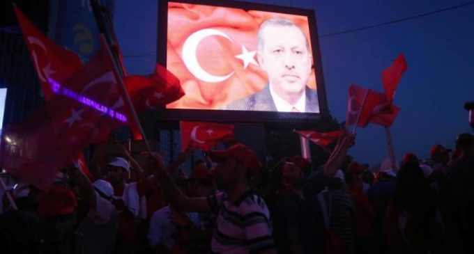 Erdogan promove caça às bruxas na Turquia