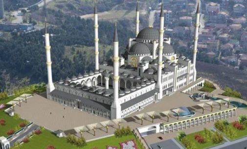 Erdogan inaugura mesquita gigantesca na Turquia