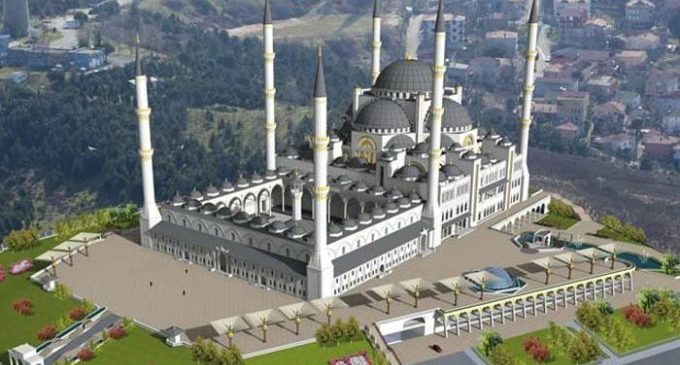 Erdogan inaugura mesquita gigantesca na Turquia