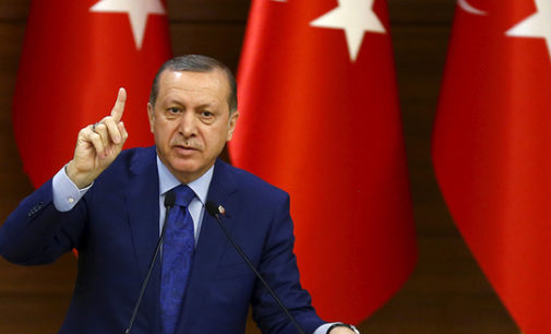 Erdogan ignora críticas europeias e aumenta poderes na Turquia