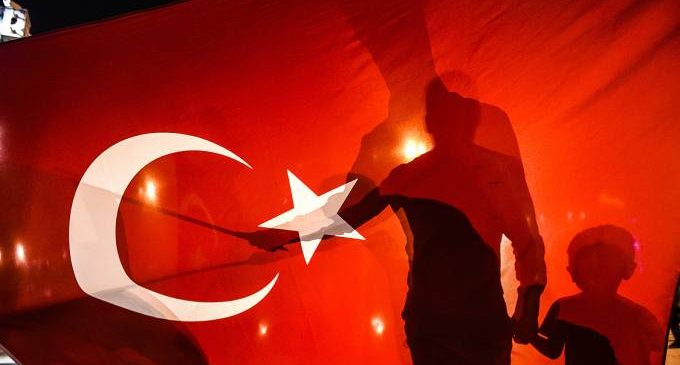 Pena de morte cessaria diálogo turco com a UE, alerta Alemanha