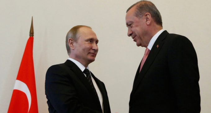 Putin recebe presente de reconciliação de Erdogan
