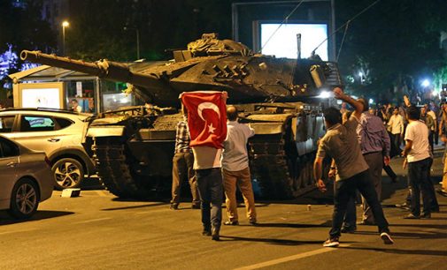 AKP evita investigação sobre a tentativa de golpe