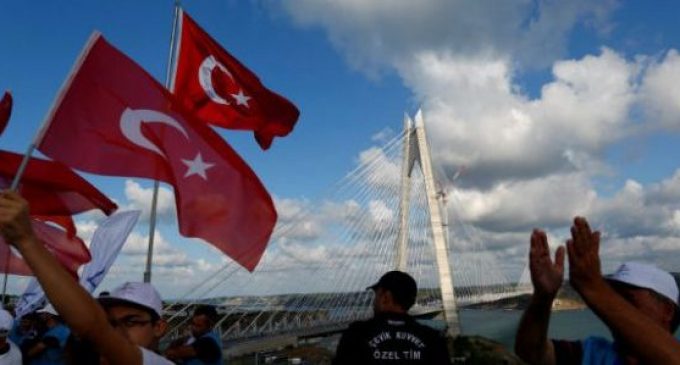 Terceira ponte de Istambul é aberta
