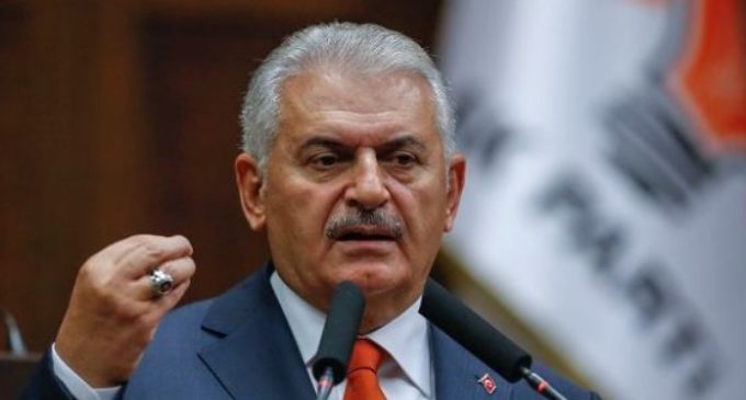 Premiê turco diz que a Turquia ficará dividida se o sistema presidencial não for adotado