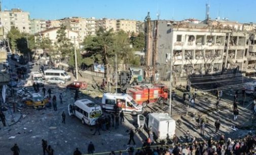 8 incluindo dois policiais mortos em ataque do PKK em Diyarbakir