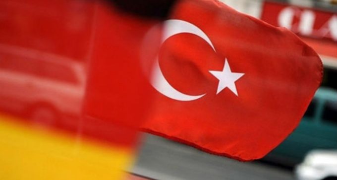 Turquia teria espionado políticos da Alemanha, diz jornal