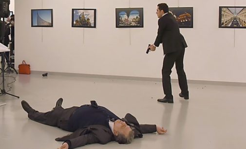 Turquia detém organizador de exposição onde embaixador russo foi morto