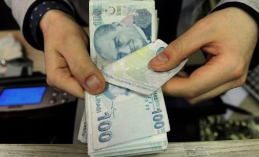 Turquia eleva projeções de inflação e promete manter política monetária restrita