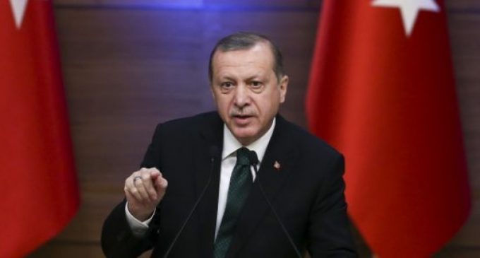 Erdogan diz que liberdades foram ganhas através de projetos de infraestrutura