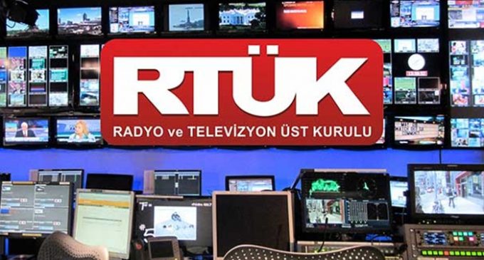 Turquia deve cancelar as licenças das mídias que estejam violando a censura