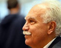 Perincek diz que o Partido da Pátria informou um jornal pró-governo sobre a tentativa de golpe um dia antes