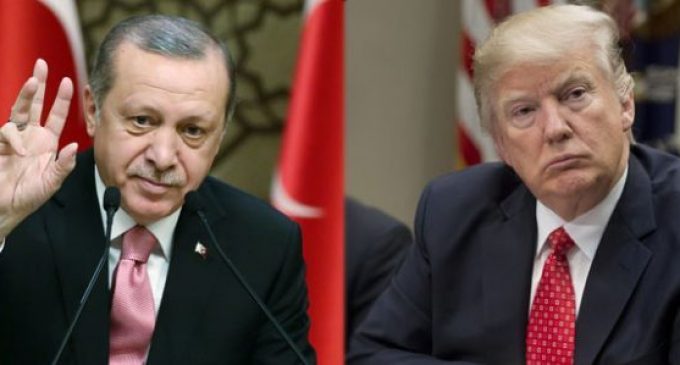 Erdogan não consegue impedir que Trump arme os curdos na luta contra o ISIS