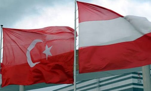 Áustria se junta ao grupo dos que cancelaram comícios de políticos turcos sobre o referendo