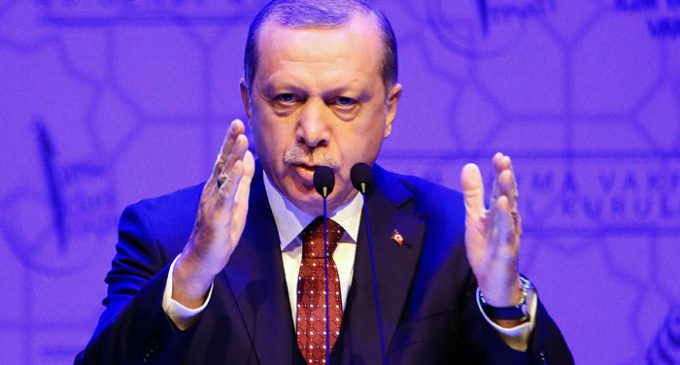 Erdogan diz que o “ baile de máscaras ” da Europa acabou