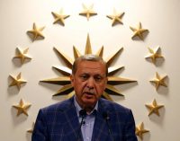 Turquia: UE pede investigação sobre irregularidades em referendo