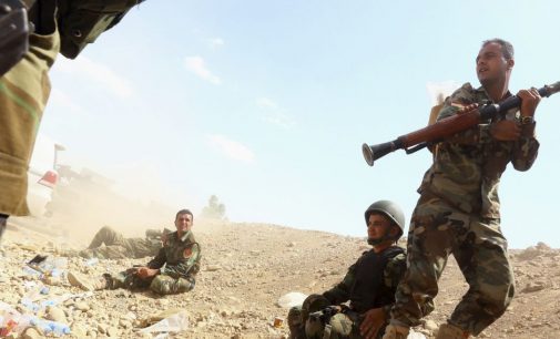 EUA inicia entrega de armas a combatentes curdos na Síria