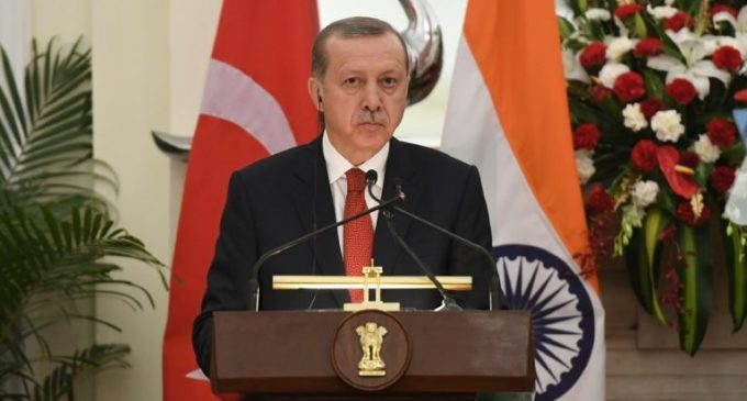 Erdogan exige à UE que reabra as negociações de adesão