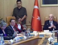 Chanceler de Cuba visita Assembleia Nacional da Turquia