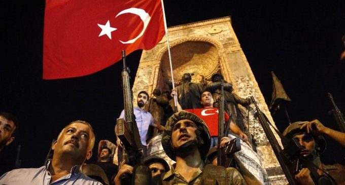 Um ano depois do golpe de Erdogan