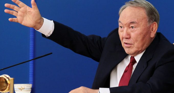 Nazarbayev diz que as escolas cazaque-turcas pertencem ao Cazaquistão e que não haverá extradição de professores