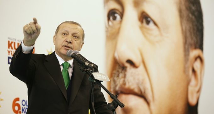 Erdogan diz que os EUA não terá sucesso em curvar a Turquia