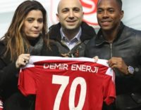 Robinho é apresentado como novo reforço do Sivasspor, da Turquia