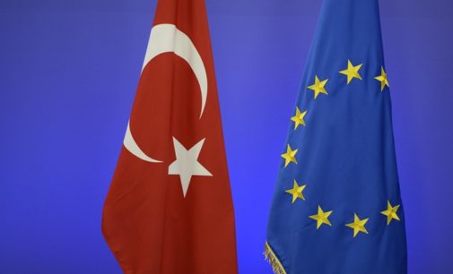 Pesquisa: Maioria dos turcos acreditam que Europa quer dividir a Turquia