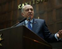Erdogan adota insultos e sermões para manter fascínio da população