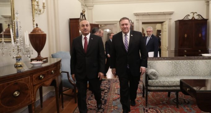 EUA e Turquia endorsam itinerário para Manbij e reafirmam ‘parceria aliada’
