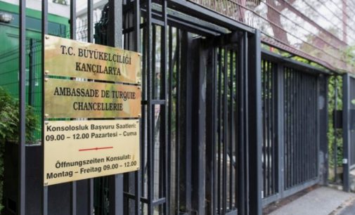 Suíça emite mandados de prisão para 2 diplomatas turcos
