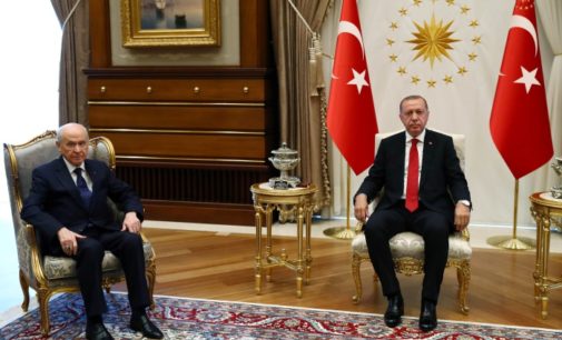 Erdogan e Bahceli concordam com o término condicional do estado de emergência