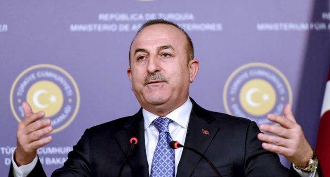 Ministro turco ameaça ação se ONU não acabar com PKK em Makhmur no Iraque