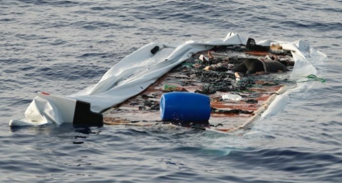 Três refugiados morreram perto da costa turca tentando chegar à Grécia