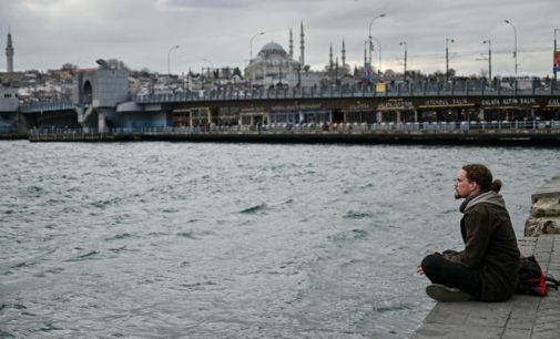 Público turco acredita que a Turquia não tem amigos