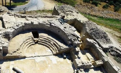 Antigo fragmento de sarcófago descoberto na Turquia