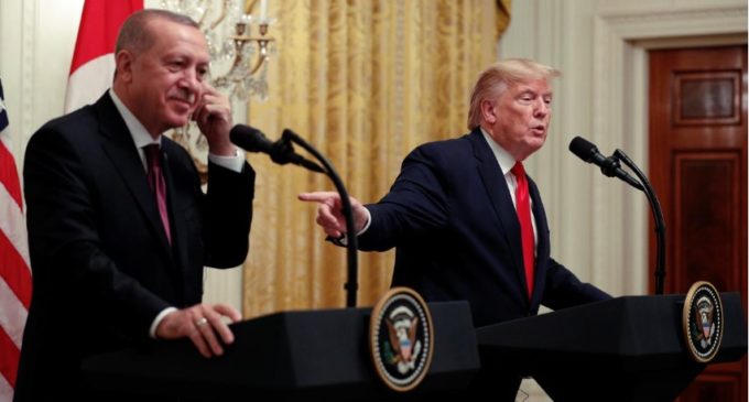 Governo turco diz que livro de Bolton é “enganoso” sobre conversas entre Erdogan e Trump