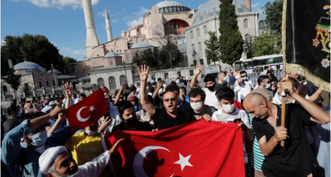 Entenda por que a Santa Sofia voltará a ser mesquita na Turquia