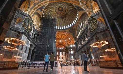 Erdogan ordena a conversão de Santa Sofia de volta a mesquita