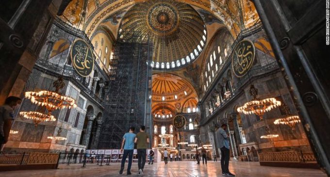 Erdogan ordena a conversão de Santa Sofia de volta a mesquita