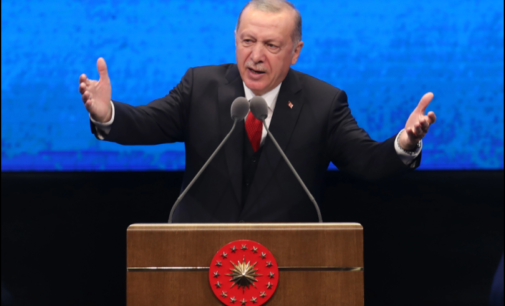 Último refúgio dos jornalistas da Turquia, mídias sociais na mira de Erdogan