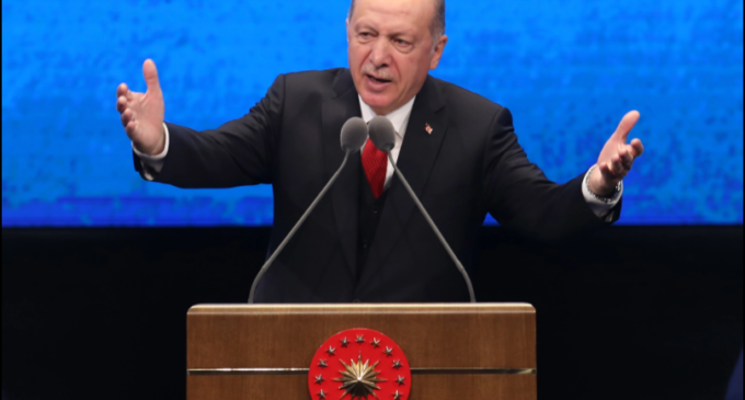 Último refúgio dos jornalistas da Turquia, mídias sociais na mira de Erdogan