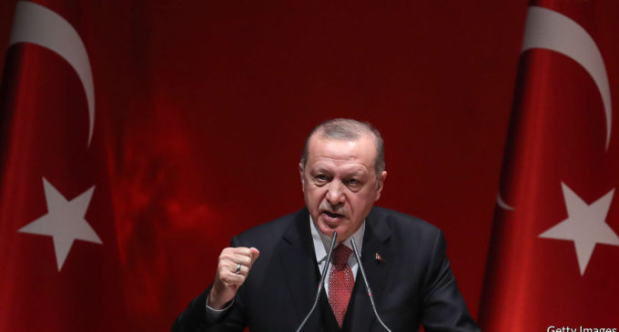 O homem forte da Turquia, Recep Tayyip Erdogan, sobe ao palco mundial