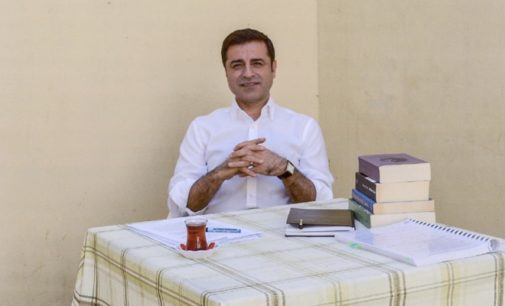 Situação nas prisões turcas é tragédia humana, diz líder curdo preso
