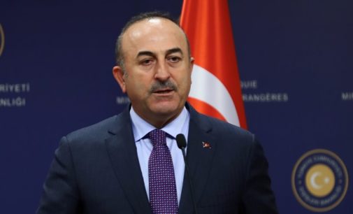 O poder não será entregue à oposição, mesmo se houver eleições antecipadas, diz o chanceler turco